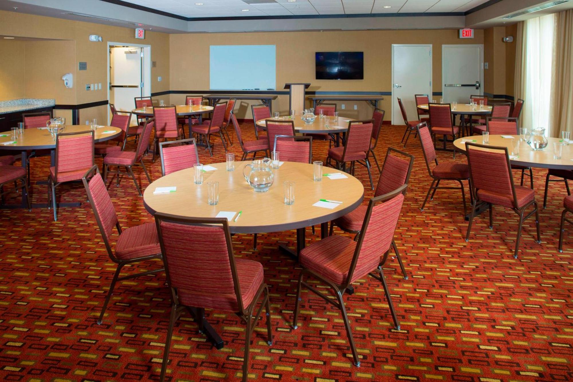Courtyard By Marriott Dallas Midlothian At Midlothian Conference Center Extérieur photo
