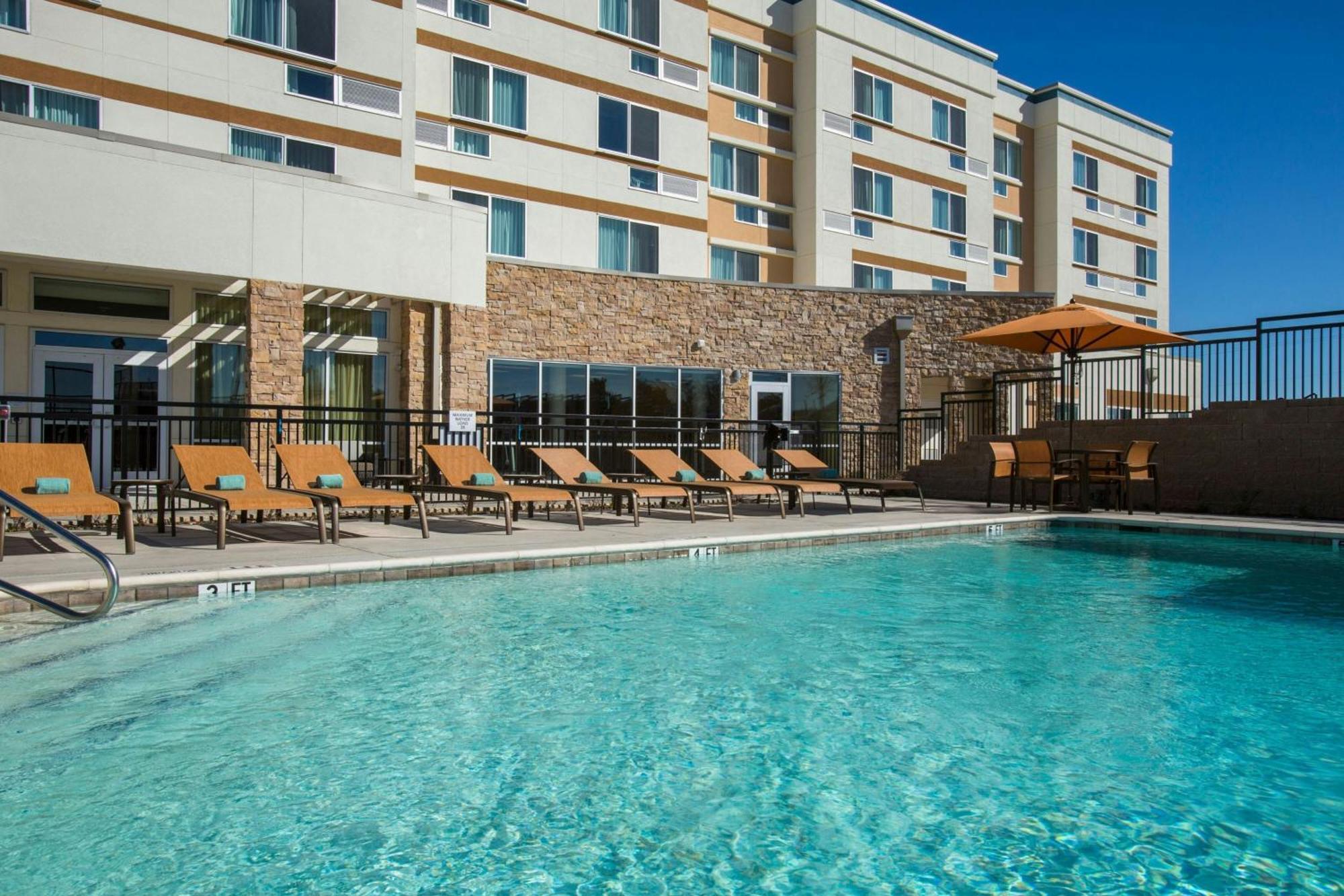 Courtyard By Marriott Dallas Midlothian At Midlothian Conference Center Extérieur photo