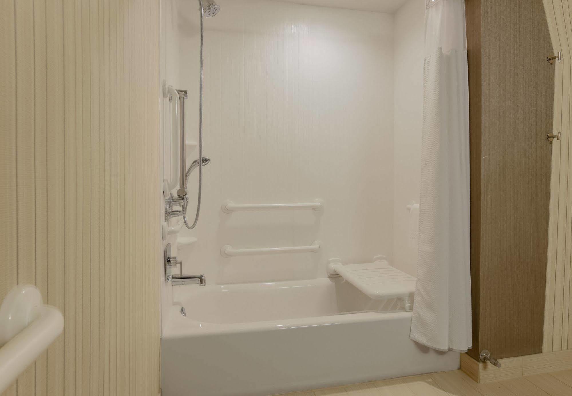 Courtyard By Marriott Dallas Midlothian At Midlothian Conference Center Extérieur photo