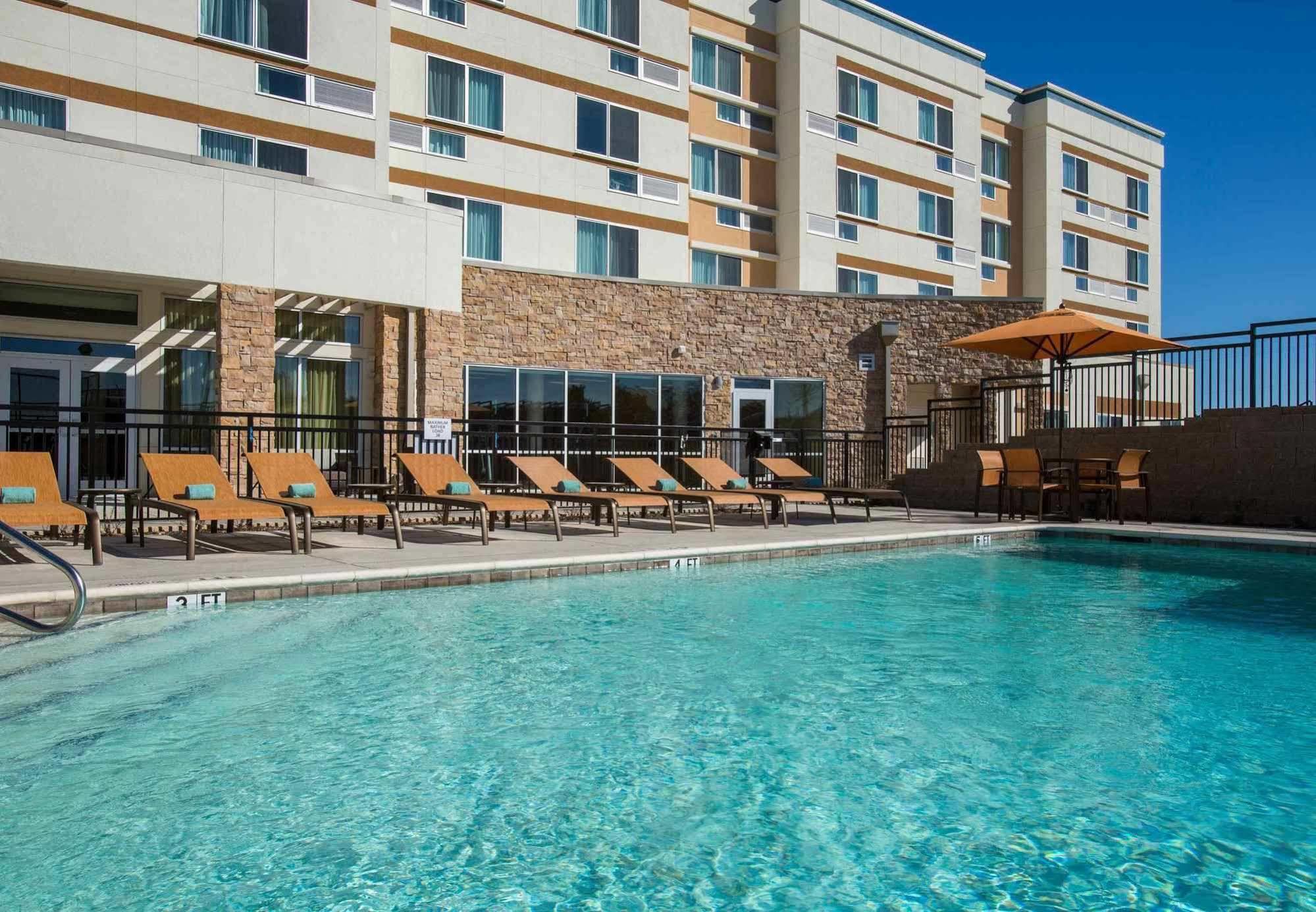 Courtyard By Marriott Dallas Midlothian At Midlothian Conference Center Extérieur photo